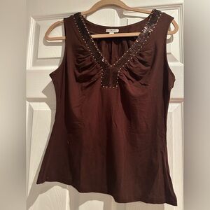 Cache sleeveless top